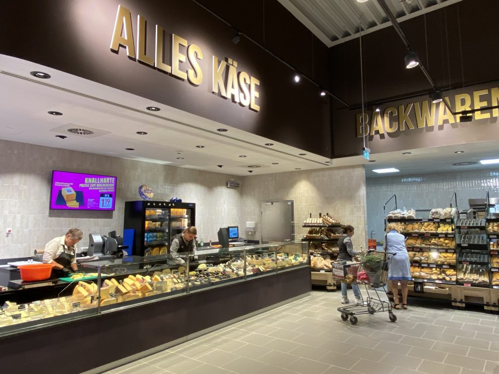 Edeka Bientzle_Bedientheke für Käse